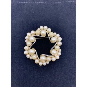 Vintage Faux Pearl Circular Brooch Old Money Grandma Core